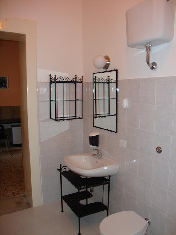 La Maison Des Livres Reggio di Calabria Quarto foto